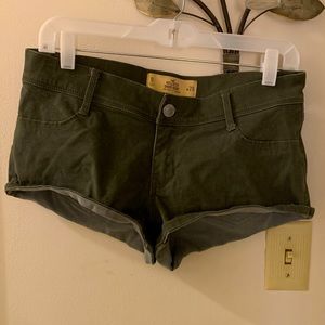 Hollister: Low-Rise Army Green shorts.